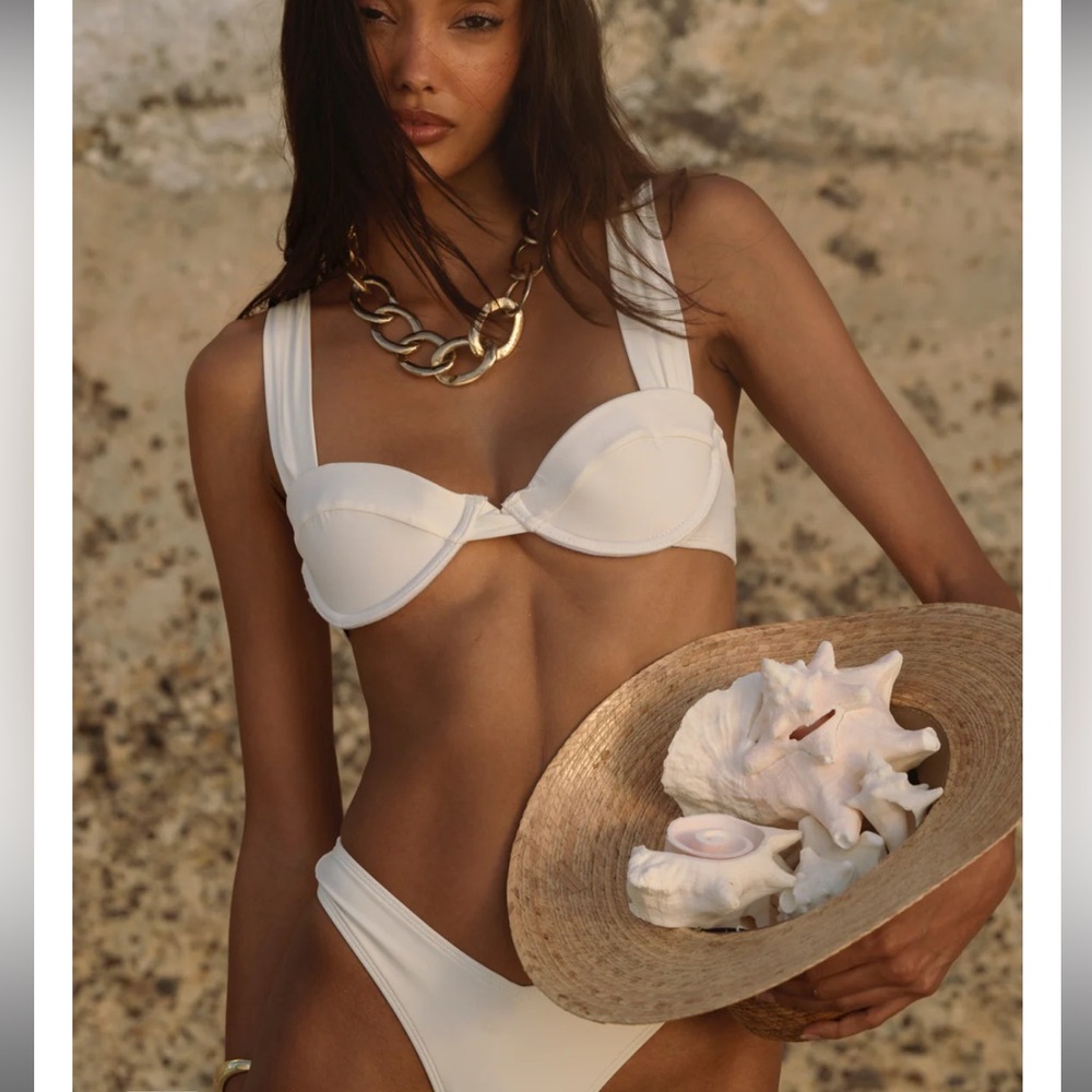 NWT WeWoreWhat Claudia Bikini Top